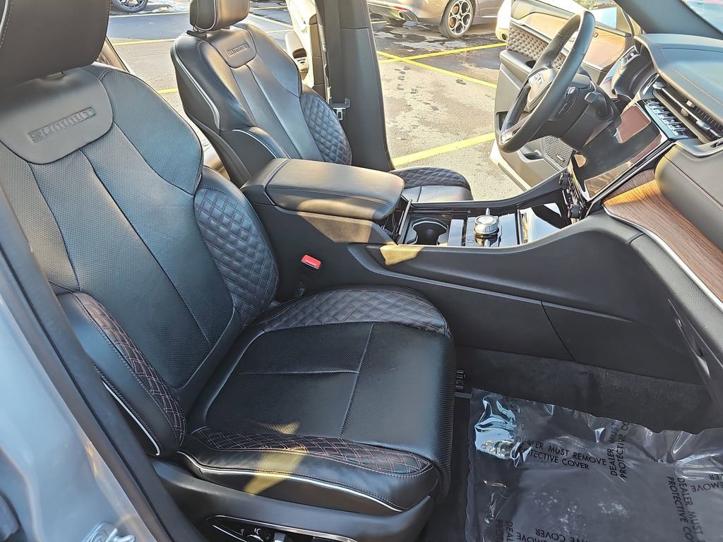 Used 2022 Jeep Grand Cherokee L Summit w/ Luxury Tech Group V image 10