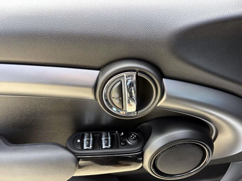 Used 2024 MINI Cooper S image 12