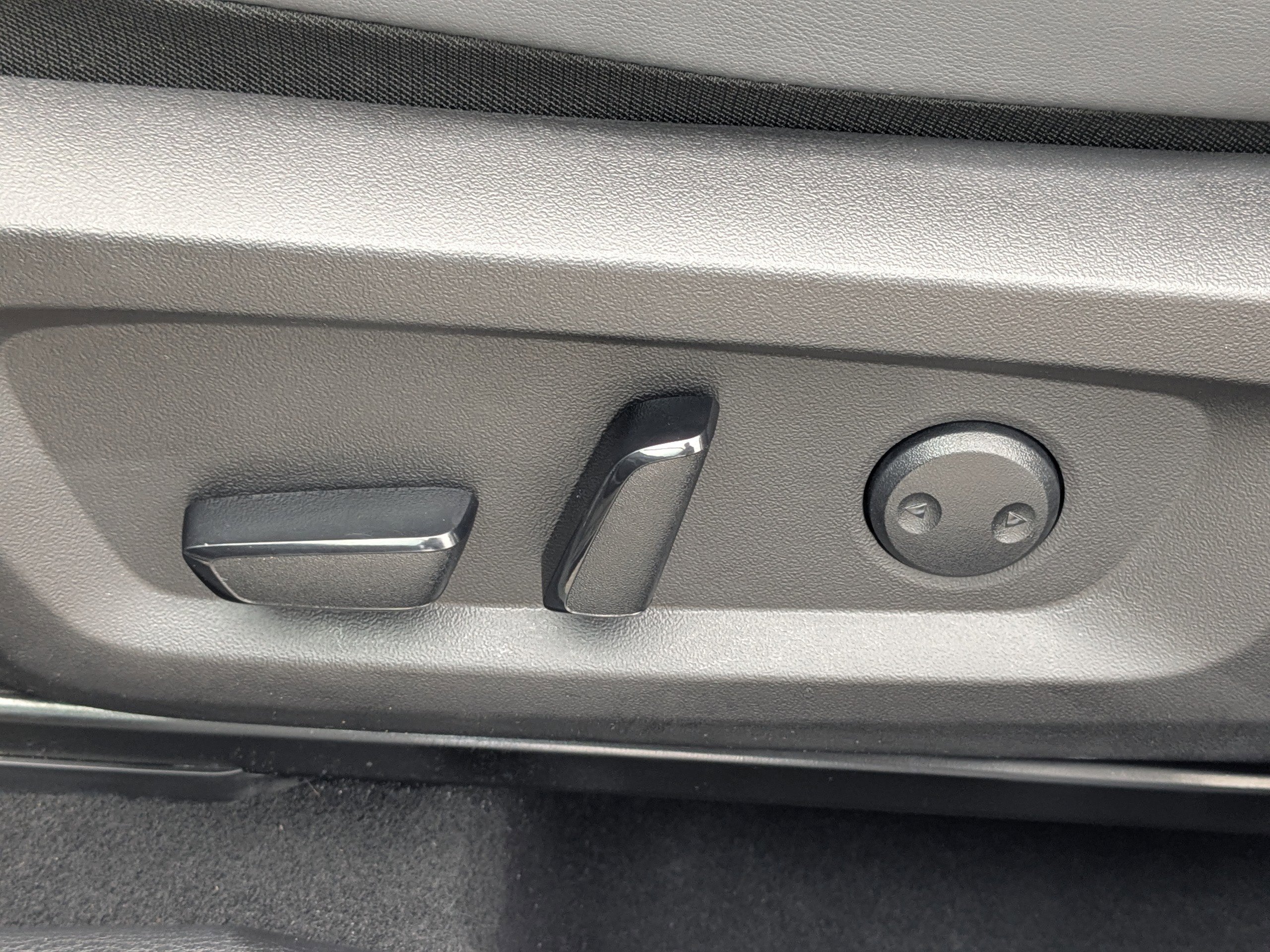 Used 2023 Mitsubishi Outlander SE image 23