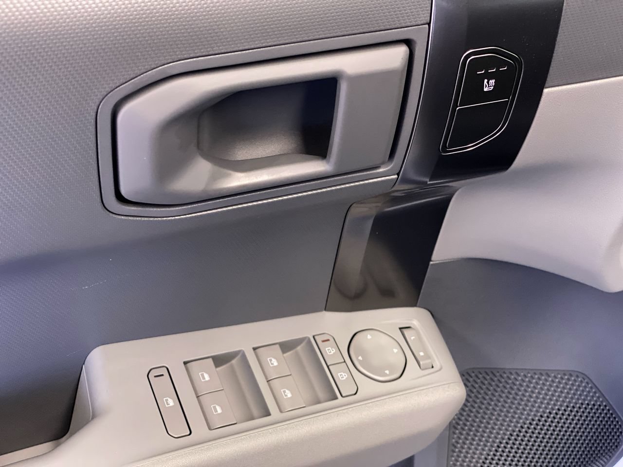 New 2027 Kia EV3 Wind FWD image 18
