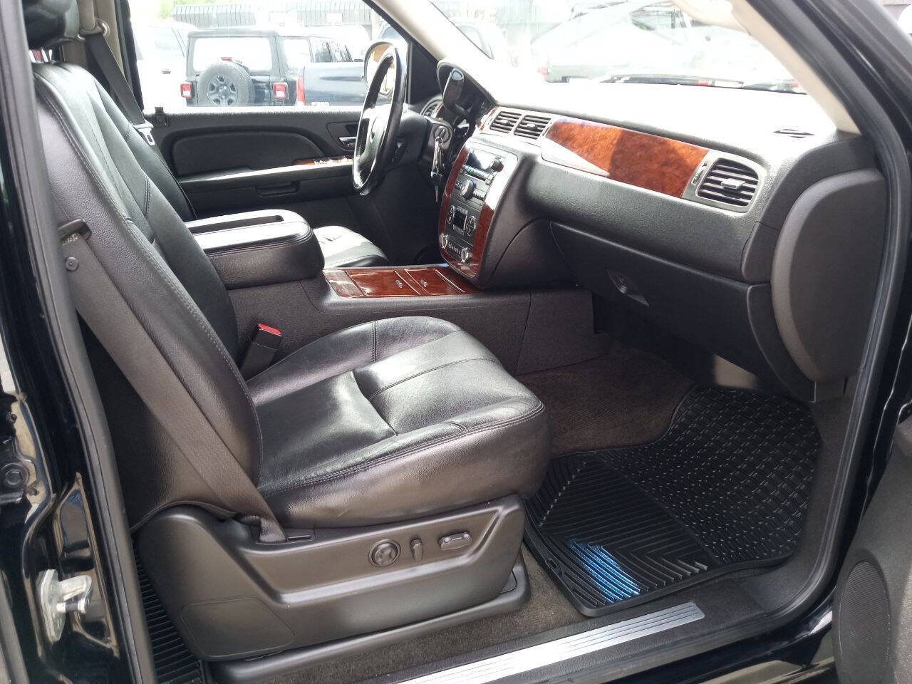 Used 2007 Chevrolet Avalanche LT w/ LT Preferred Equipment Group AWD/4WD image 15