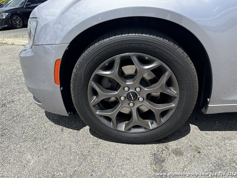 Used 2017 Chrysler 300 S w/ 300S Premium Group AWD/4WD image 9