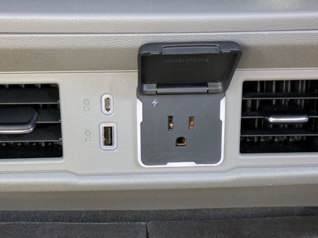 Used 2023 GMC Sierra 1500 SLT w/ X31 Off-Road Package image 16