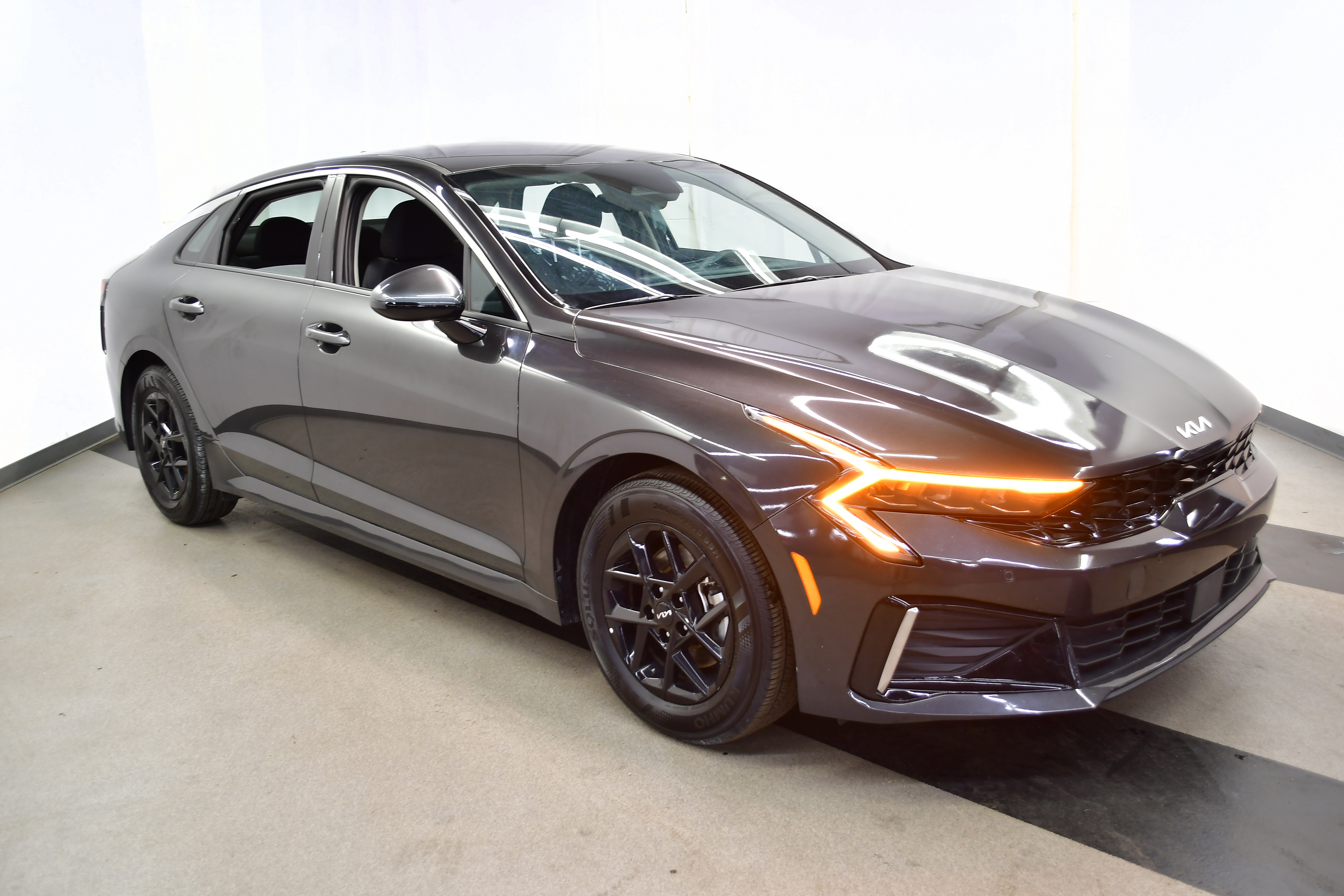 Used 2025 Kia K5 LXS image 2