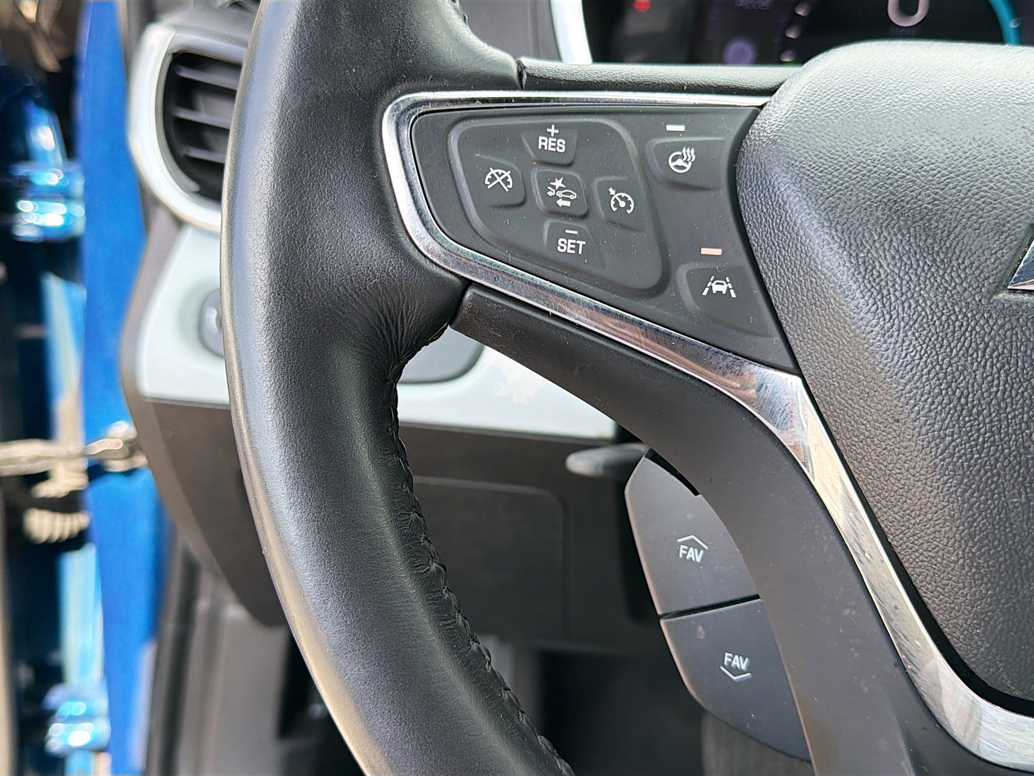Used 2019 Chevrolet Volt Premier w/ Driver Confidence II Package FWD image 33