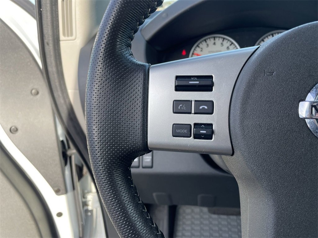 Used 2020 Nissan Frontier PRO-4X image 18