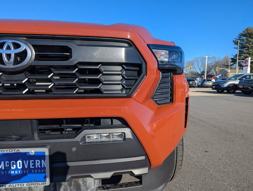 Used 2025 Toyota Tacoma TRD Sport image 11