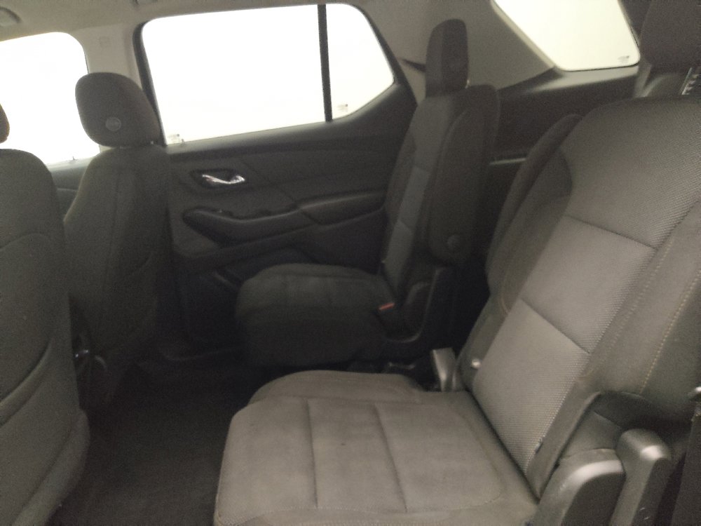 Used 2018 Chevrolet Traverse LT image 18