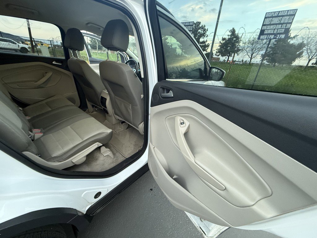 Used 2016 Ford Escape SE w/ Equipment Group 201A image 19
