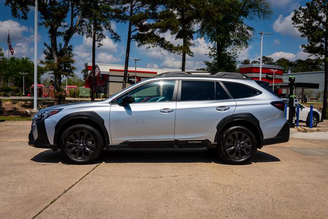 Certified 2025 Subaru Outback Onyx Edition w/ Popular Package #2 image 2