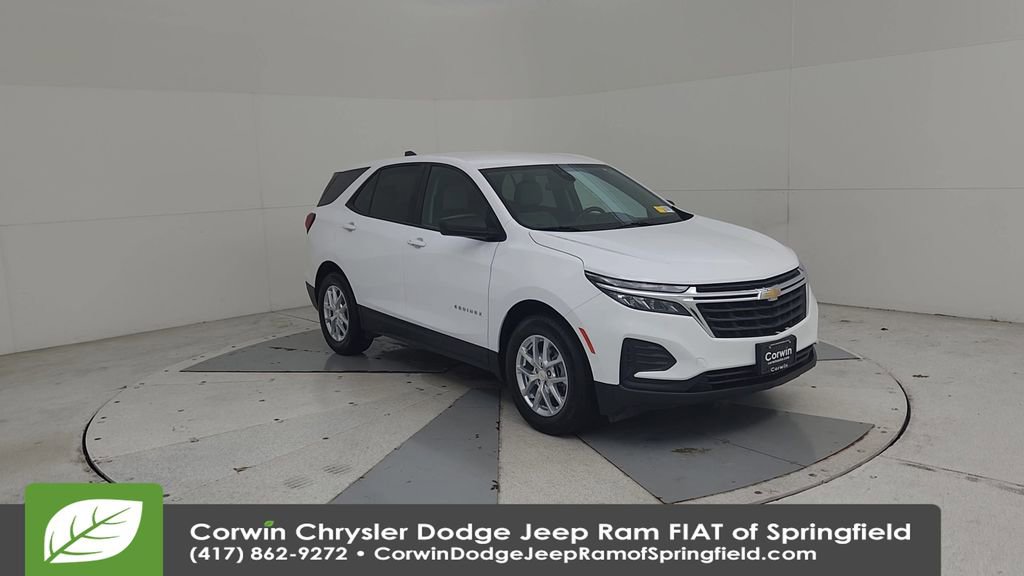 Used 2024 Chevrolet Equinox LS w/ LS Convenience Package FWD image 2