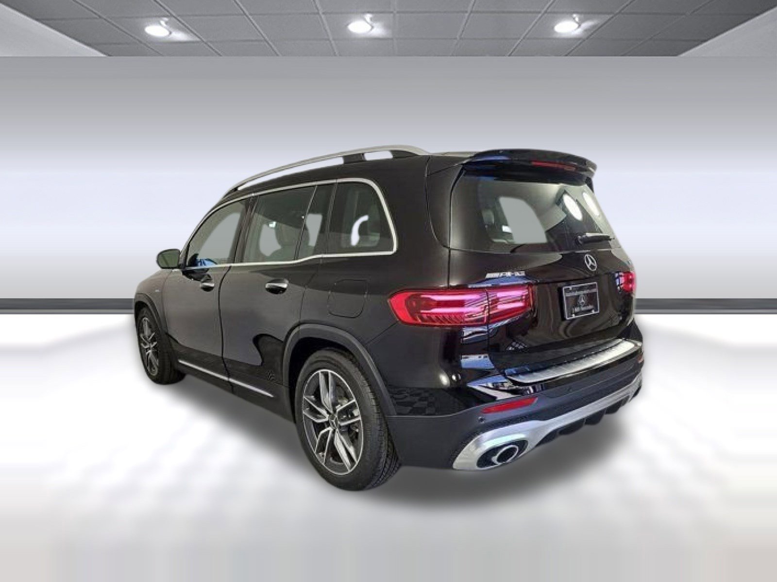 New 2025 Mercedes-Benz GLB 35 AMG 4MATIC image 3
