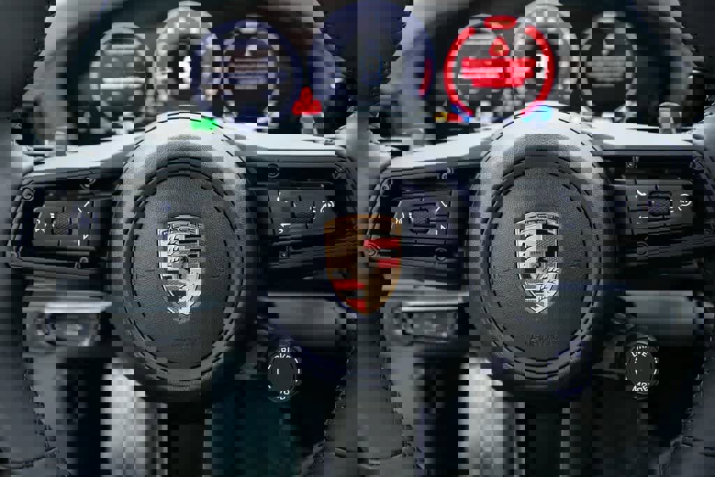 New 2025 Porsche Panamera 4 image 14