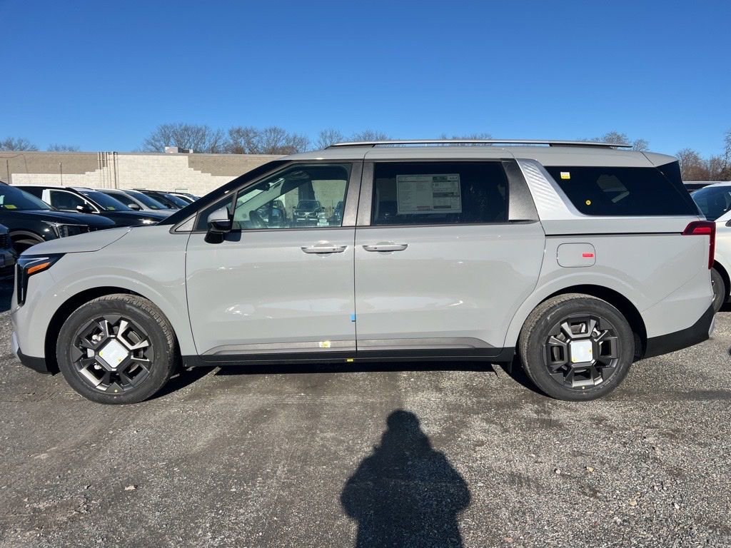 New 2026 Kia Carnival EX image 2
