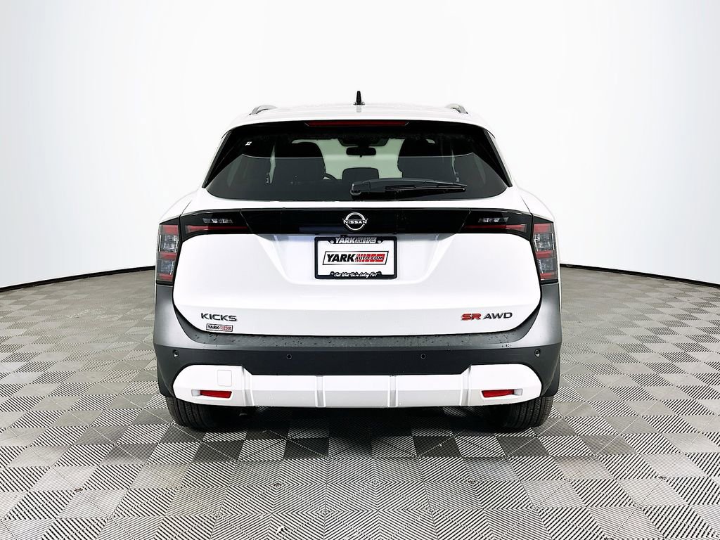 New 2026 Nissan Kicks SR w/ SR Premium Package image 9