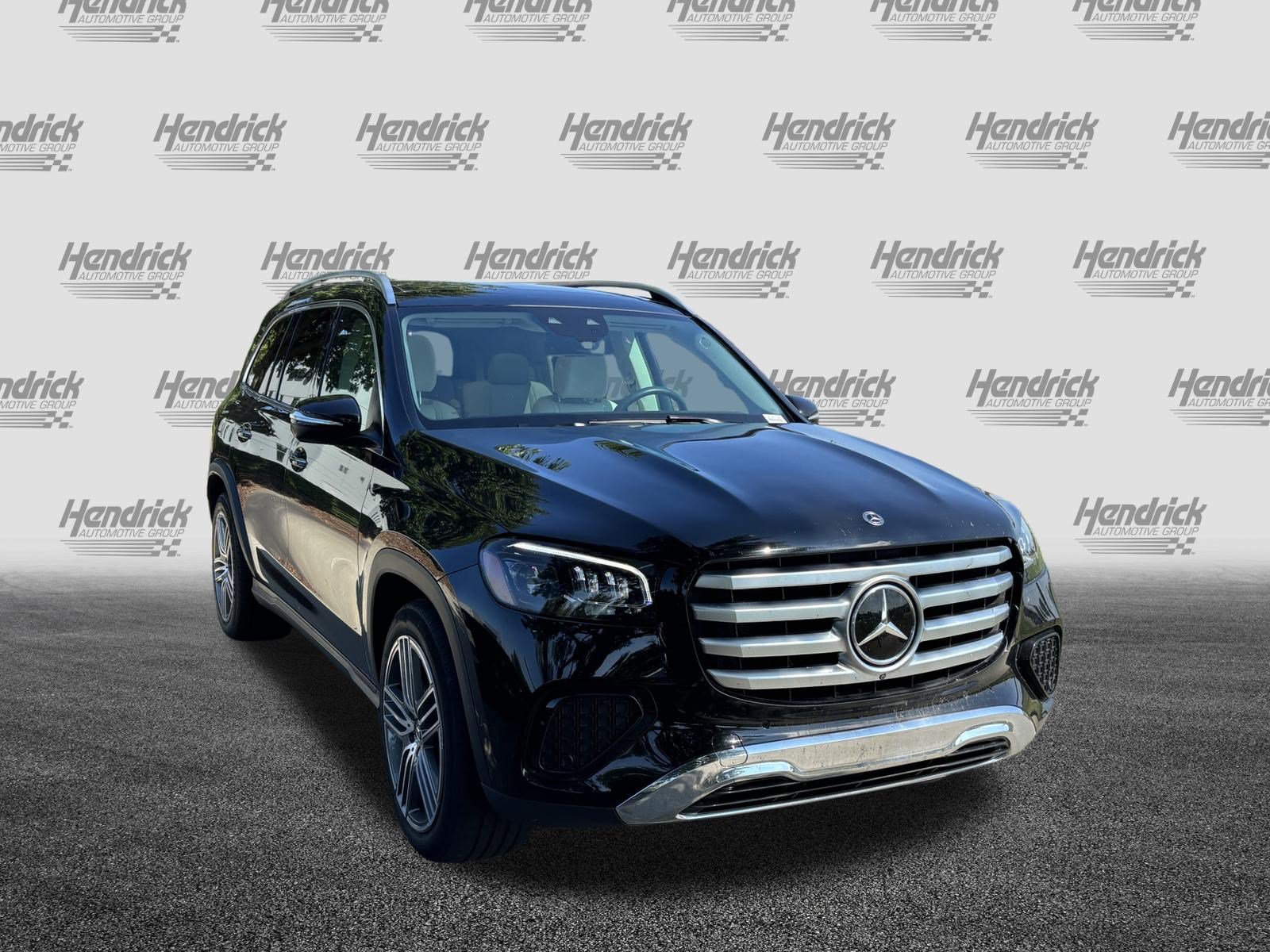 Used 2024 Mercedes-Benz GLS 450 4MATIC image 2