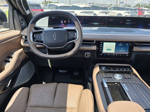 New 2026 Lincoln Navigator L Black Label AWD/4WD image 7