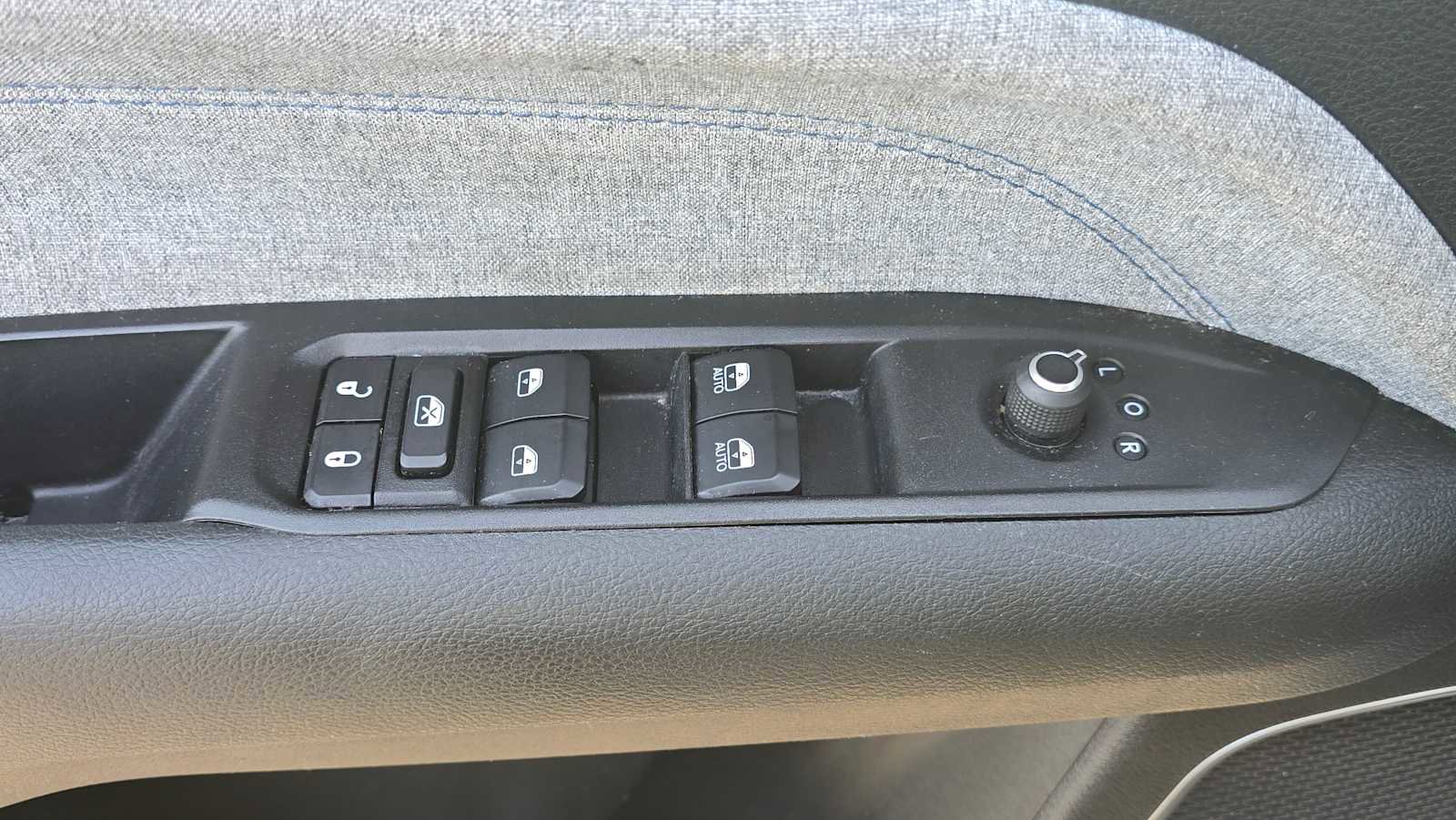 Used 2022 Jeep Compass Latitude AWD/4WD image 22