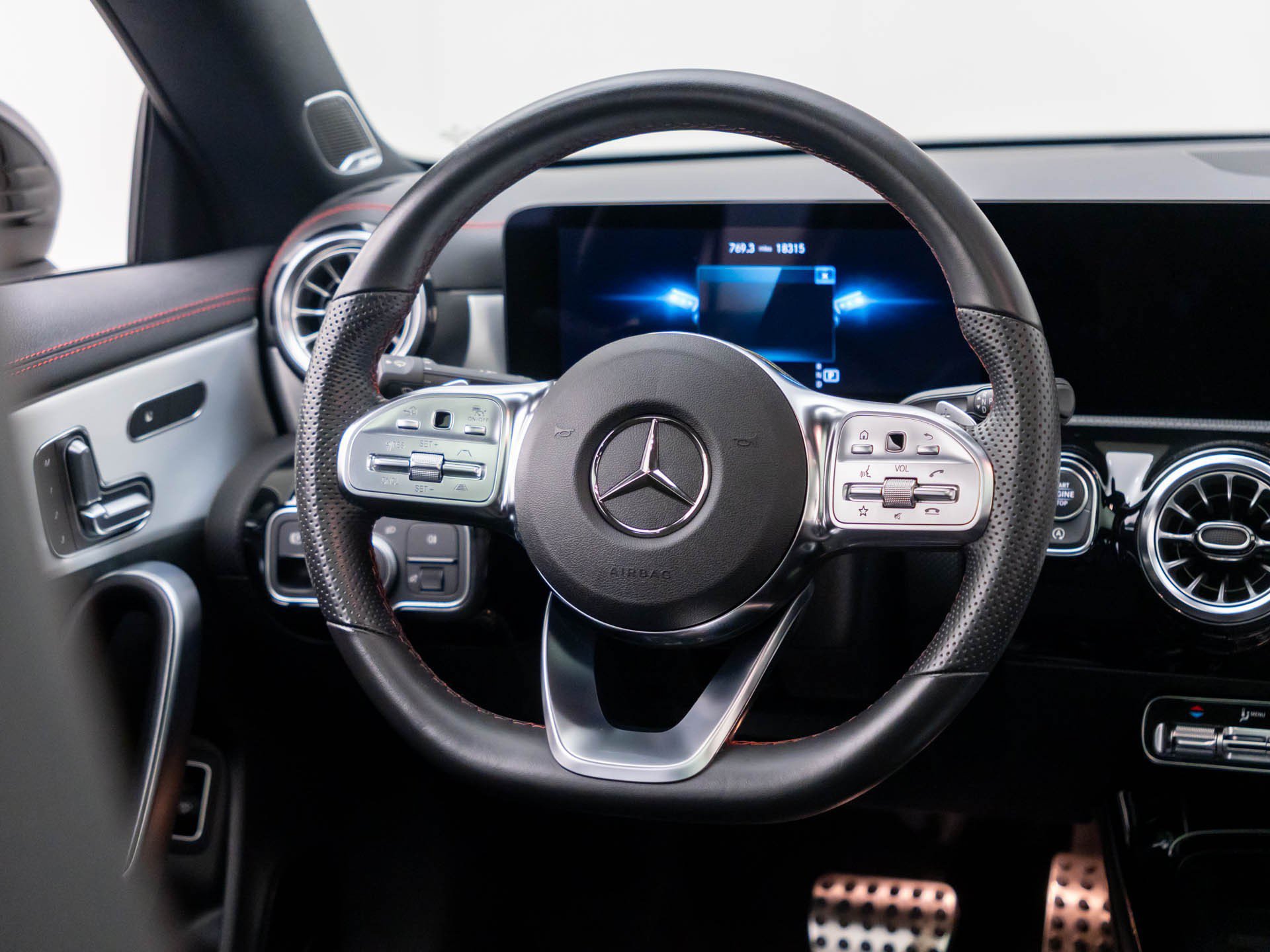 Used 2023 Mercedes-Benz CLA 250 4MATIC image 10