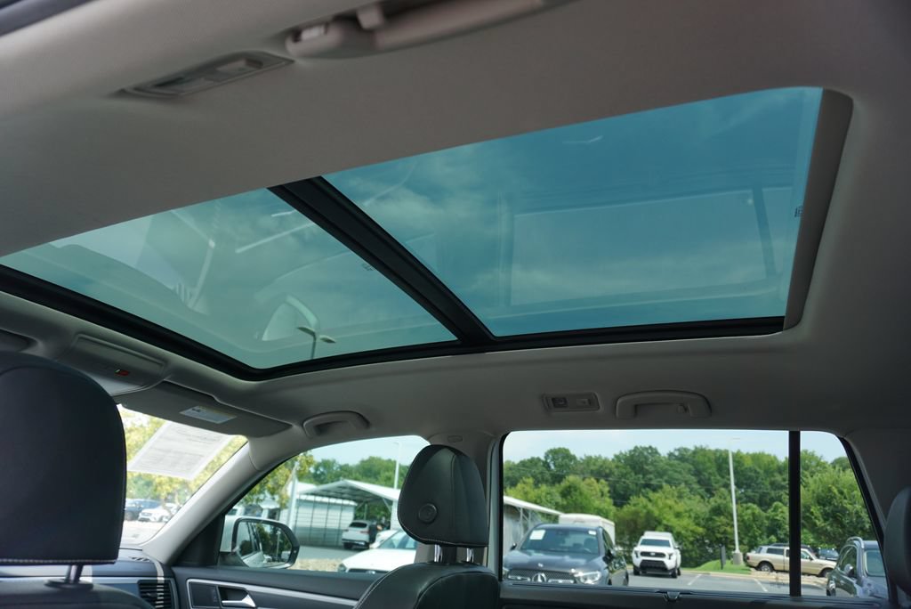 Used 2021 Volkswagen Atlas SE w/ Panoramic Sunroof Package FWD image 24