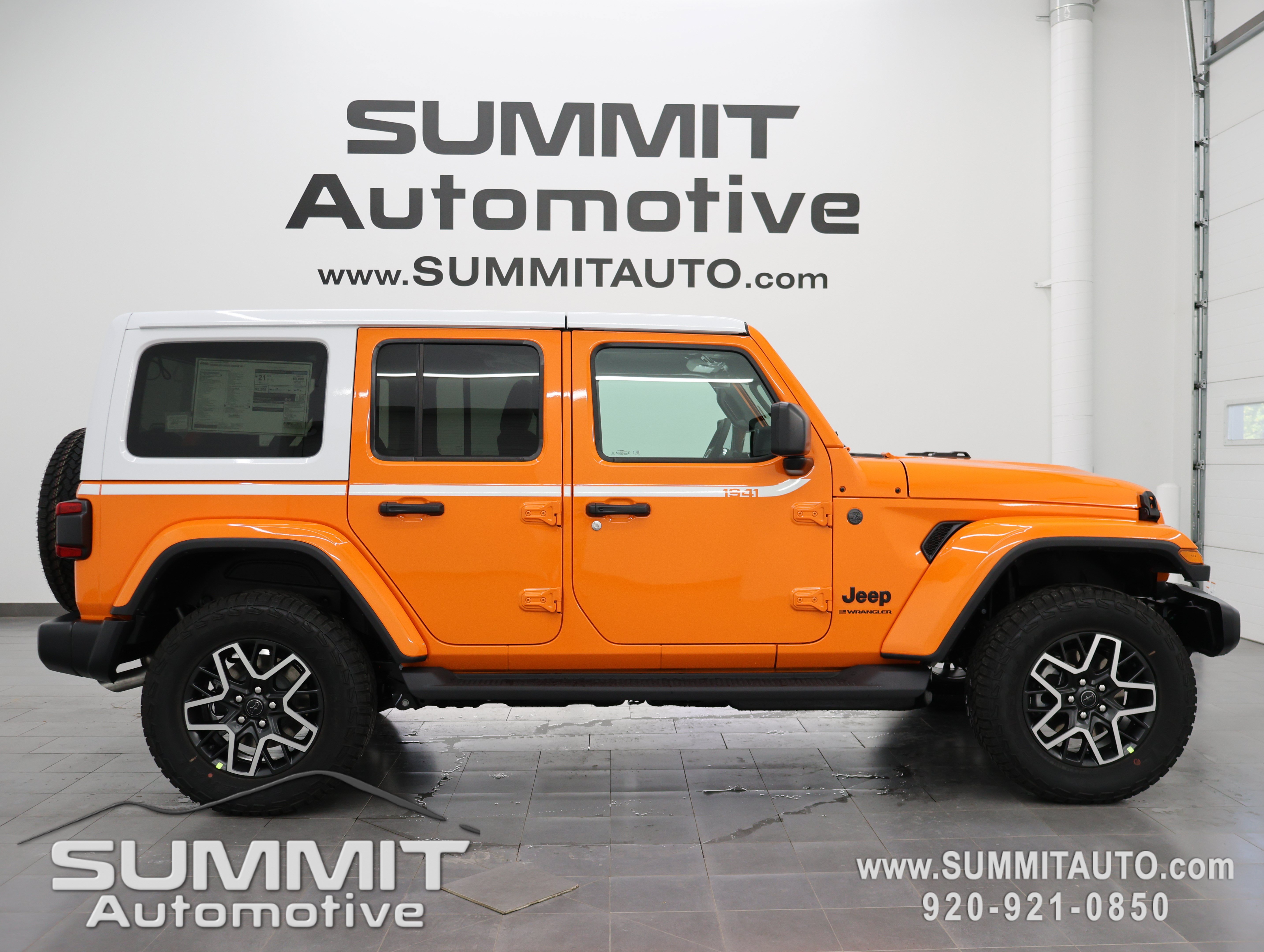 New 2027 Jeep Wrangler Unlimited Sahara w/ Whitecap Package