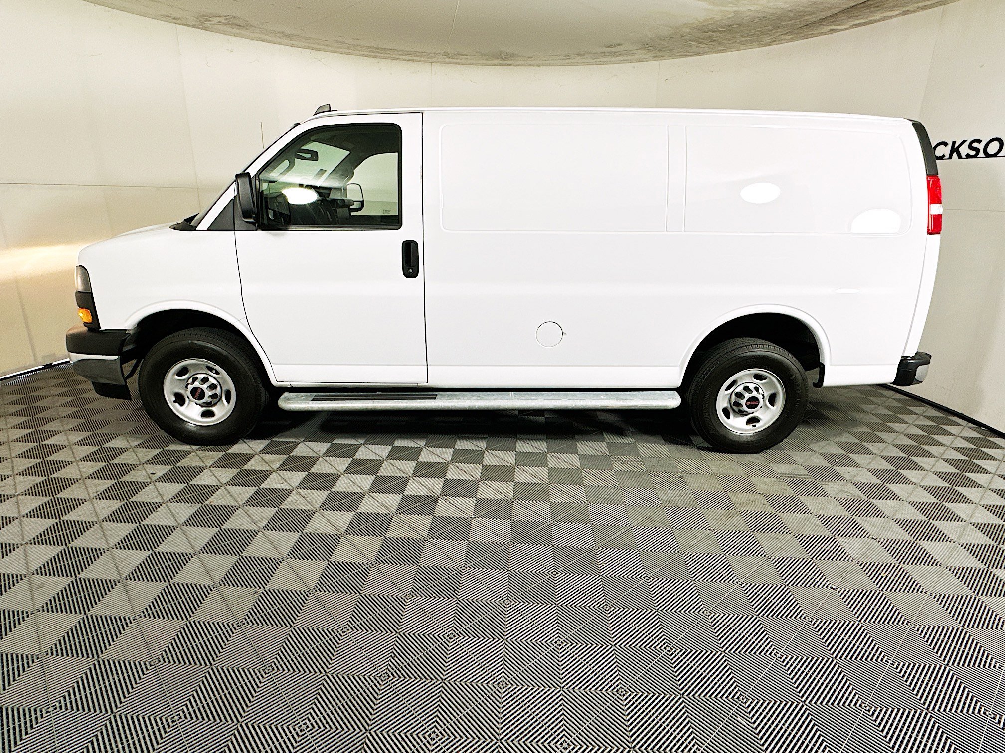 Used 2024 GMC Savana 2500 w/ Driver Convenience Package image 6