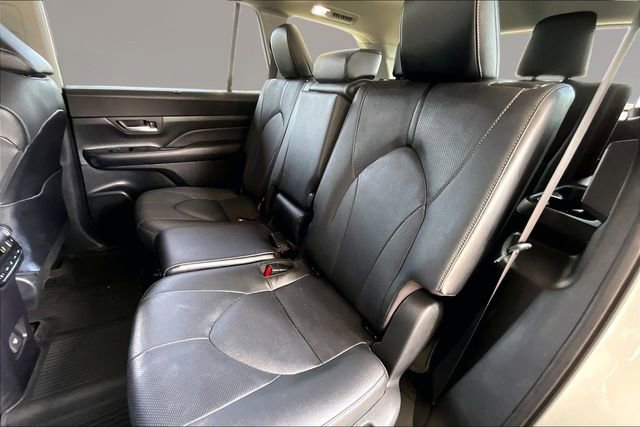 Used 2024 Toyota Grand Highlander Limited image 19