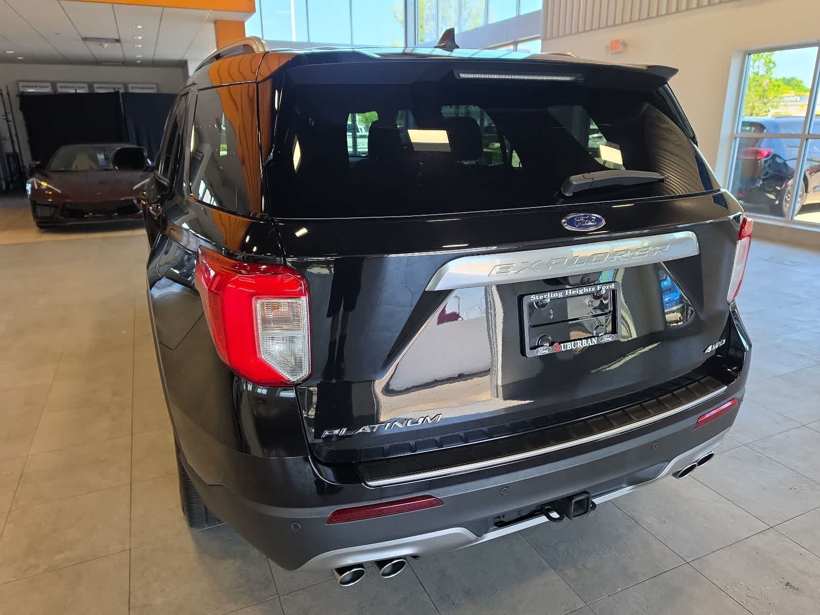 Used 2023 Ford Explorer Platinum w/ Technology Package AWD/4WD image 10