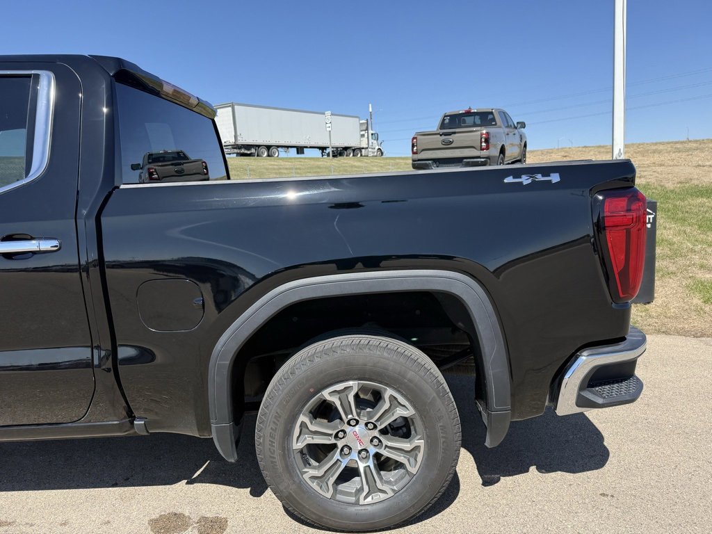 Used 2025 GMC Sierra 1500 SLT image 28