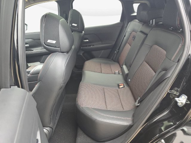 New 2027 Nissan Kicks SR w/ SR Premium Package FWD image 14