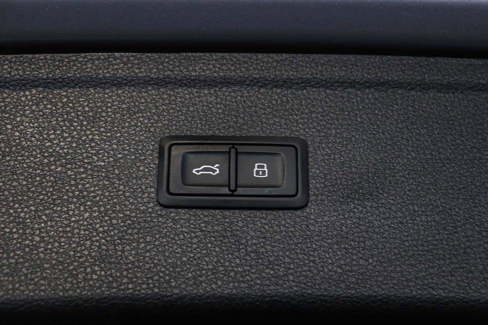 Used 2022 Audi Q5 2.0T Premium w/ Convenience Package image 39