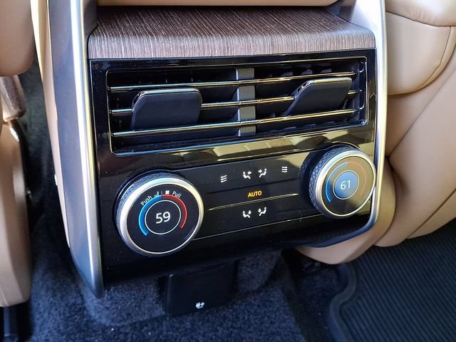 Used 2025 Land Rover Range Rover SE AWD/4WD image 11
