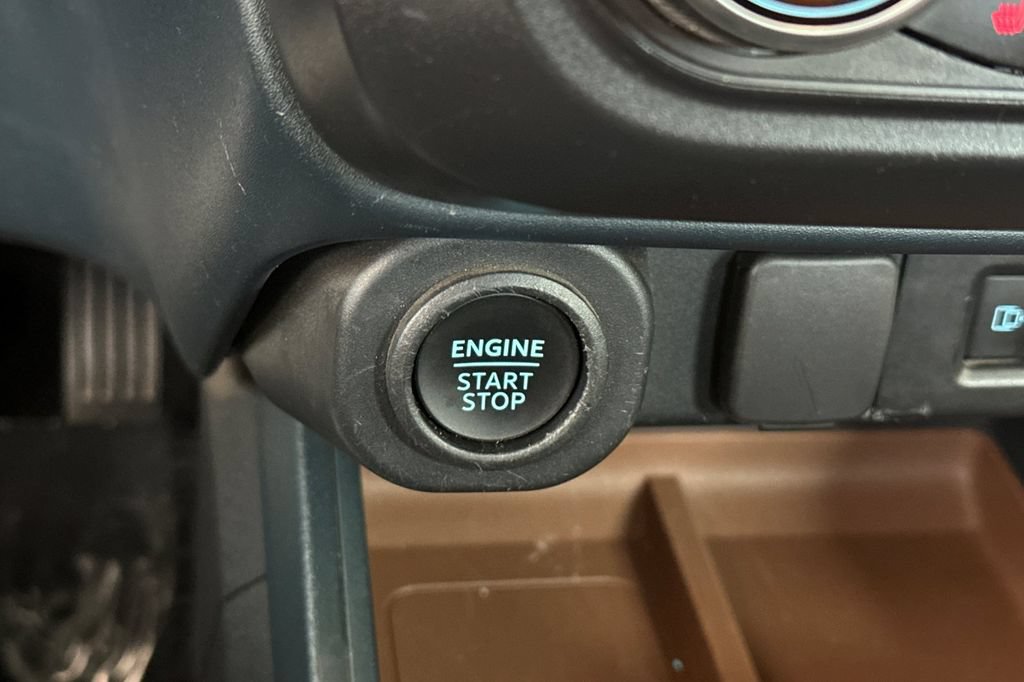 Used 2022 Ford Maverick Lariat w/ Lariat Luxury Package FWD image 21