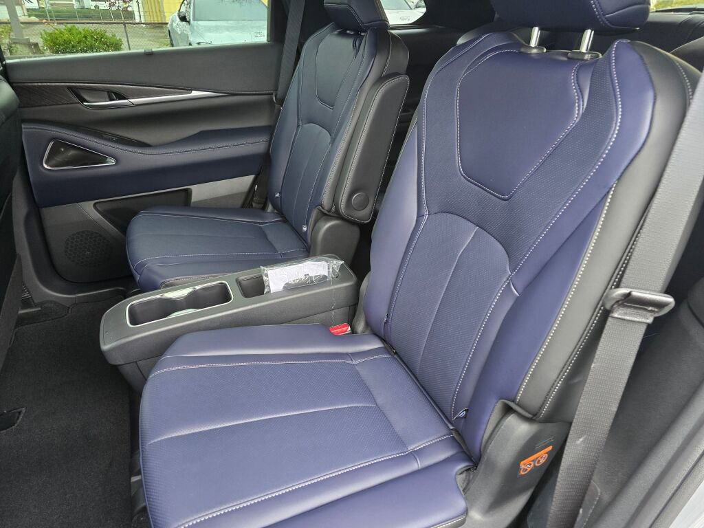 New 2026 INFINITI QX60 Sport image 17