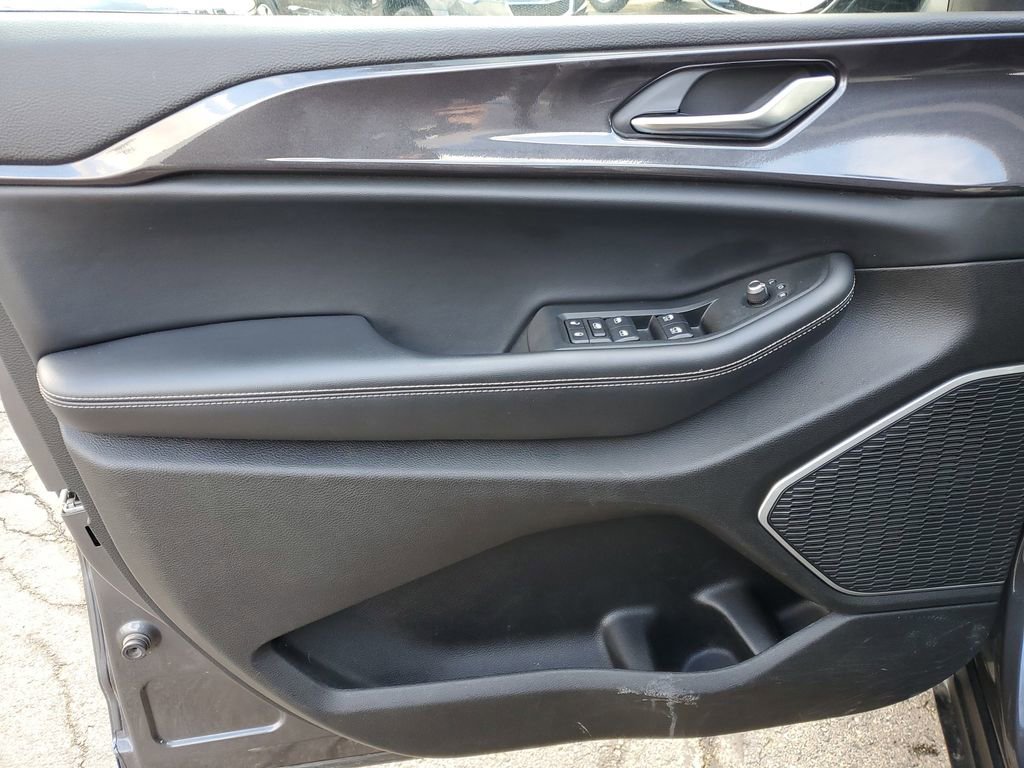 Used 2021 Jeep Grand Cherokee L Laredo image 21