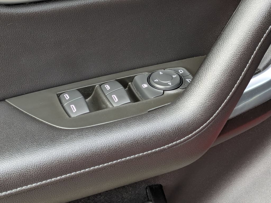 Used 2020 Chevrolet Blazer LT FWD image 12