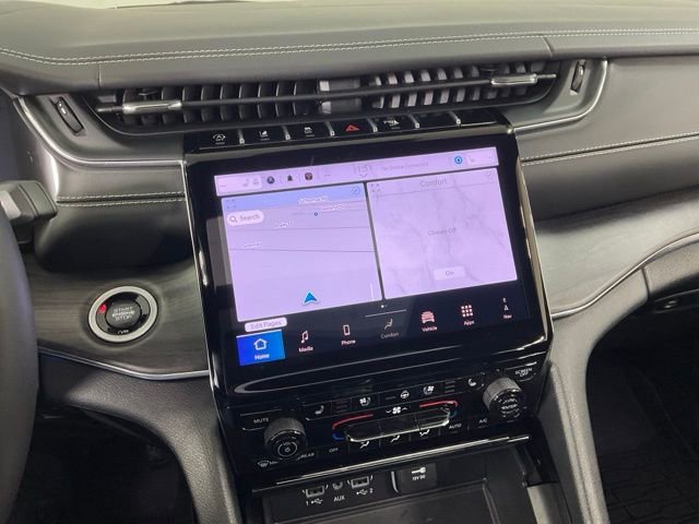 Used 2025 Jeep Grand Cherokee Overland w/ Adv Protech Group III image 15