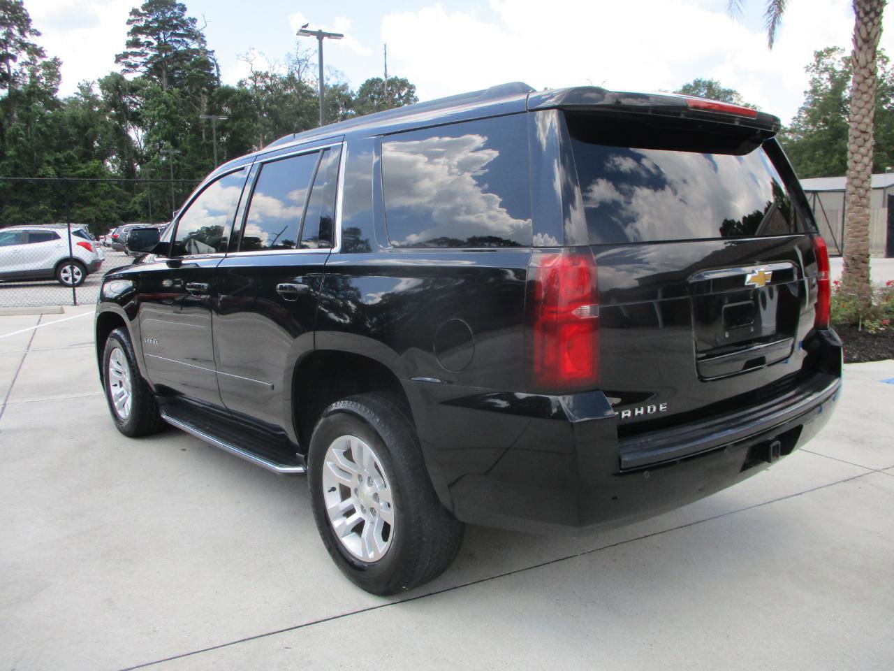 Used 2017 Chevrolet Tahoe LT RWD image 24