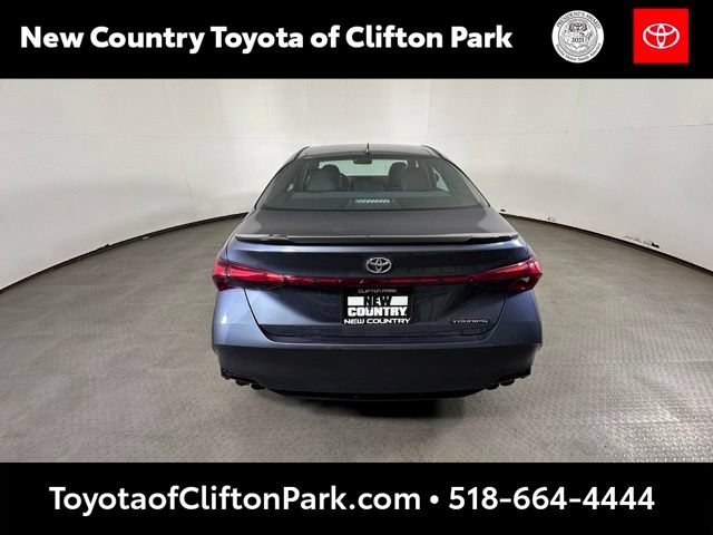 Used 2019 Toyota Avalon Touring FWD image 4