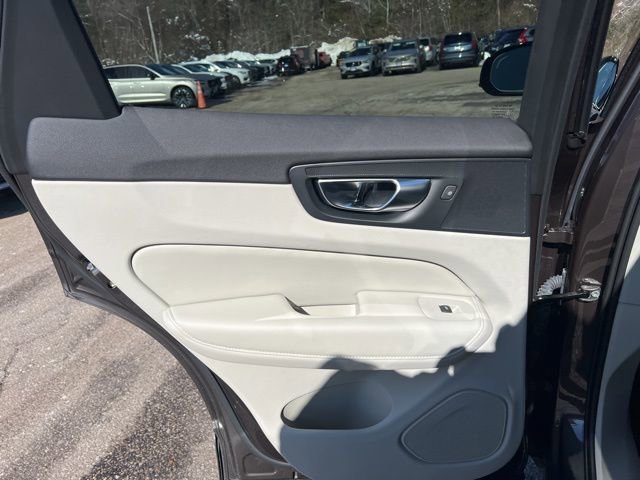 Certified 2025 Volvo XC60 T8 Core image 20