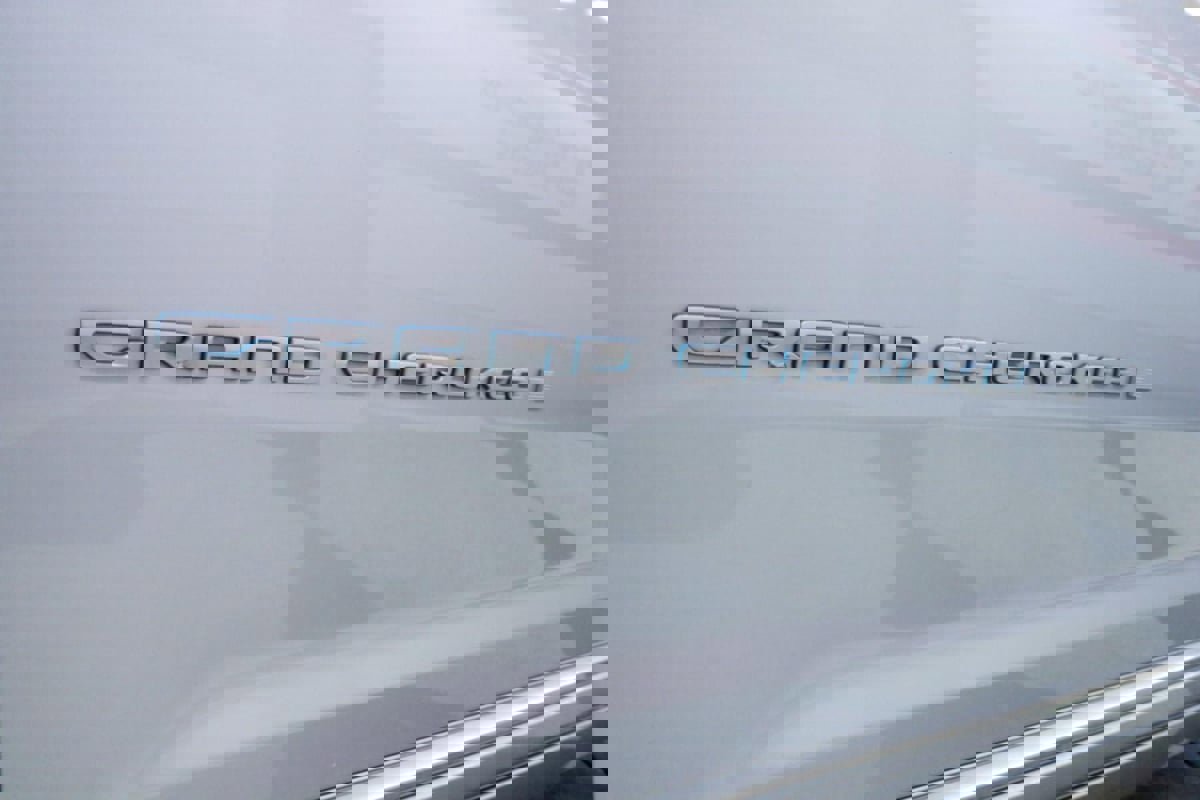 Used 2022 Jeep Grand Cherokee Summit w/ Advanced Protech Group IV image 39