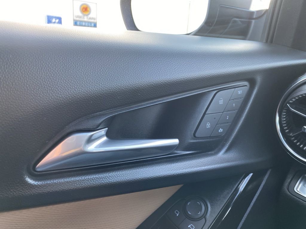 New 2025 Chevrolet Equinox ACTIV w/ Safety and Technology Package AWD/4WD image 23