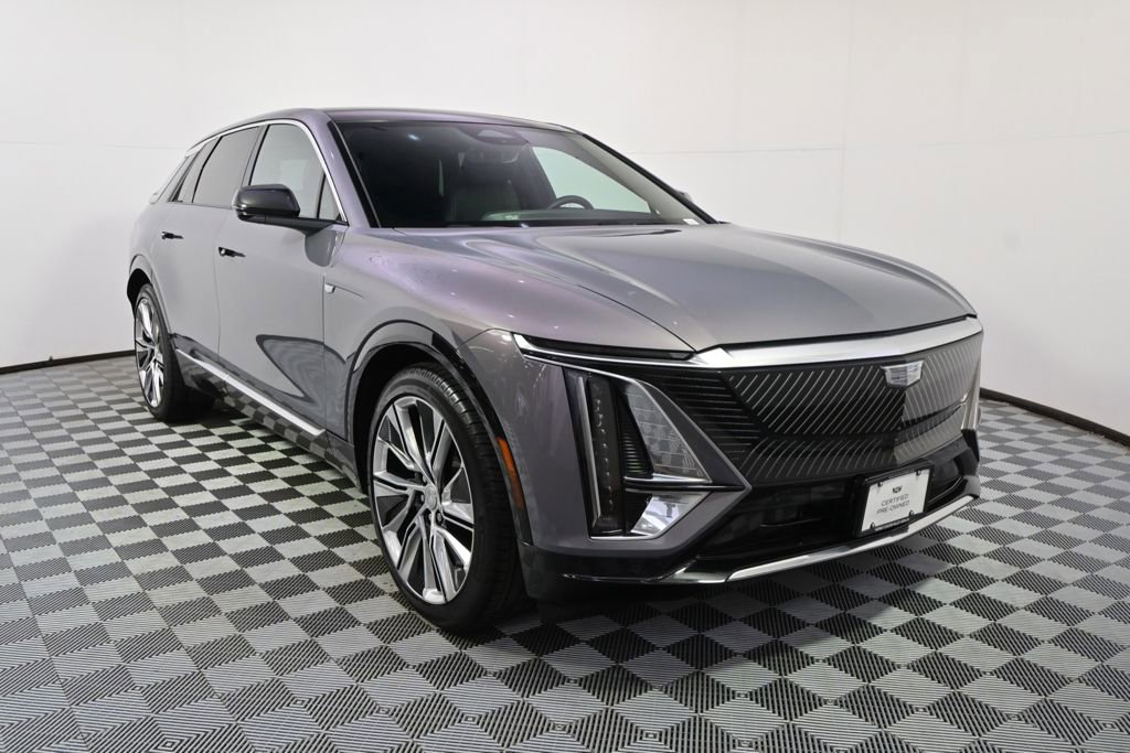 Certified 2025 Cadillac Lyriq Luxury w/ LPO, Floor Liner Package image 9
