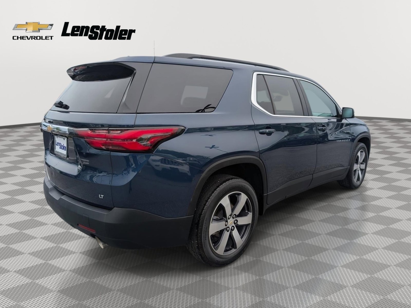 Used 2023 Chevrolet Traverse LT w/ LT Premium Package AWD/4WD image 5