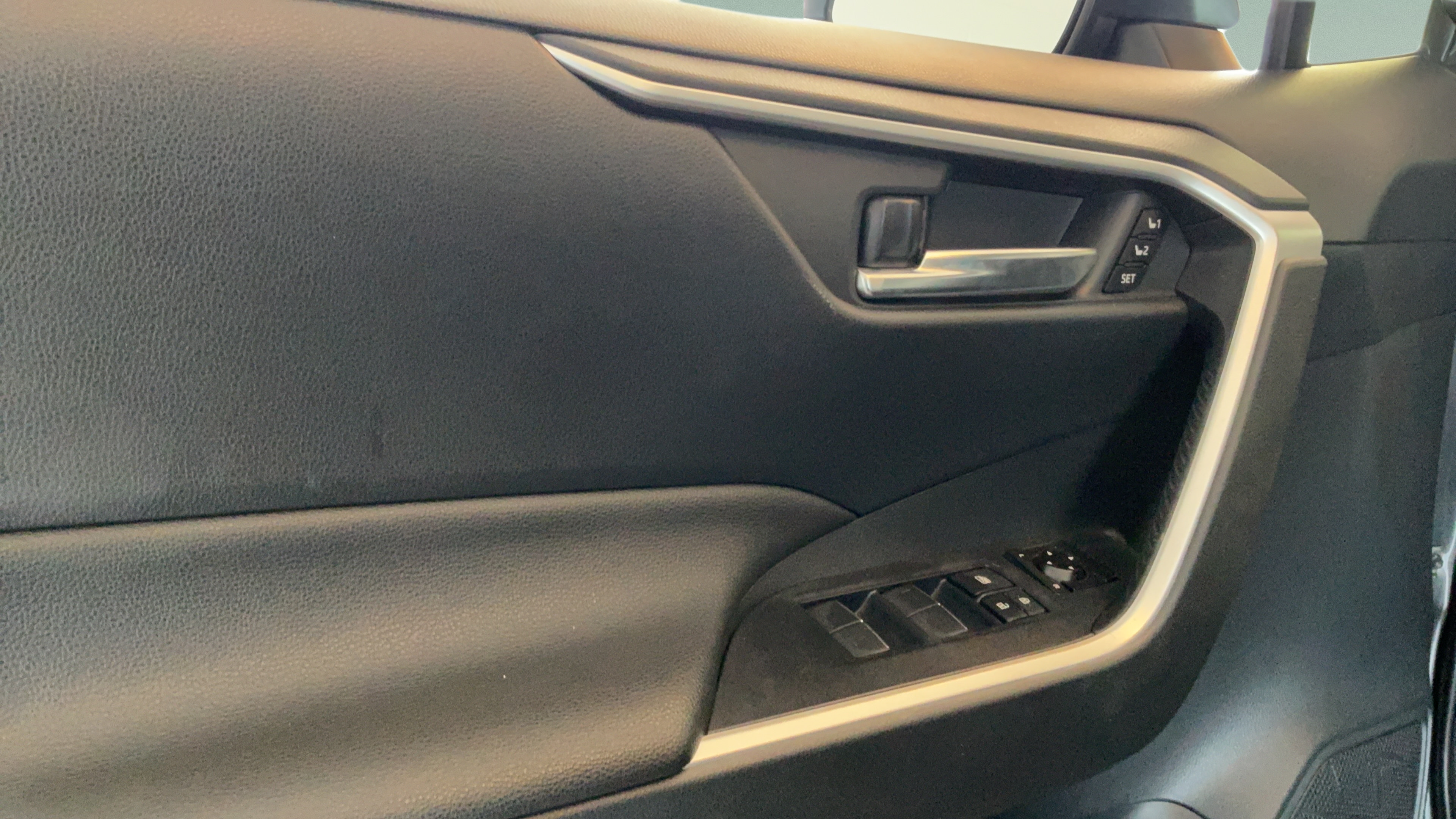 Certified 2021 Toyota RAV4 XLE Premium AWD/4WD image 23