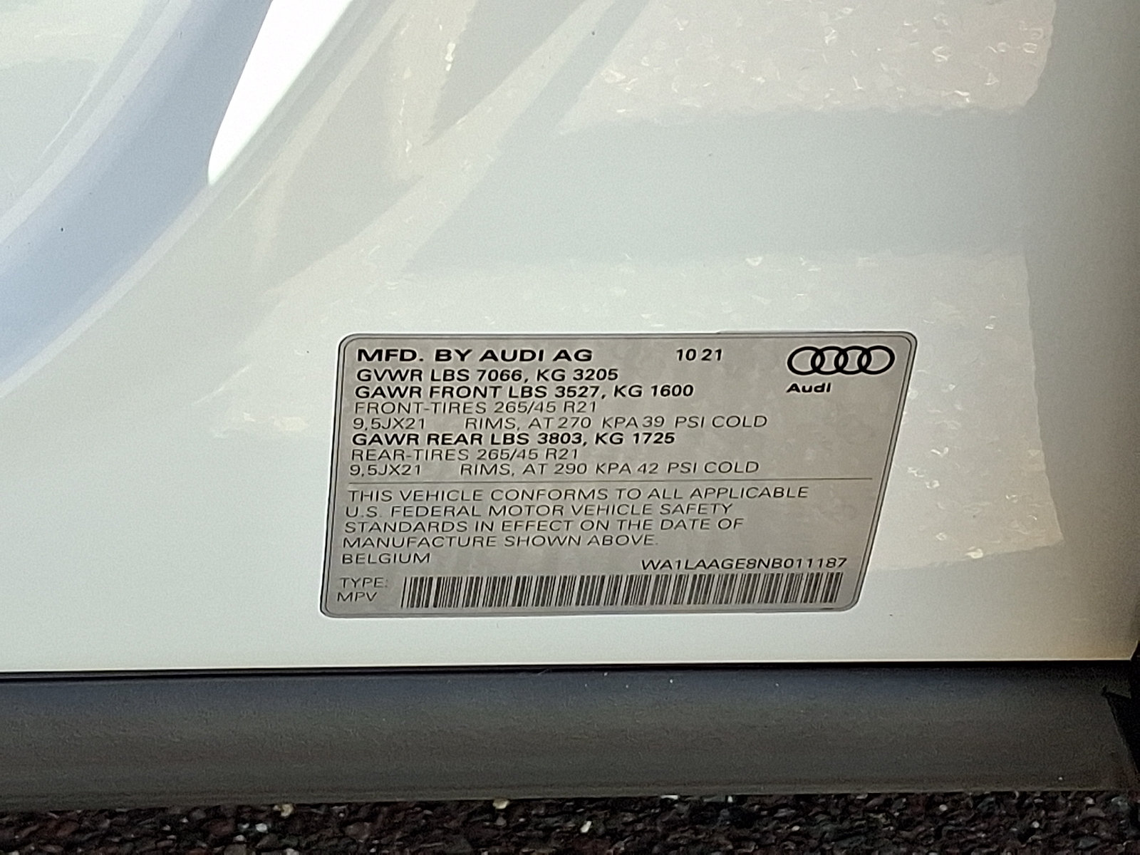 Used 2022 Audi e-tron Premium Plus w/ Premium Plus Package AWD/4WD image 28