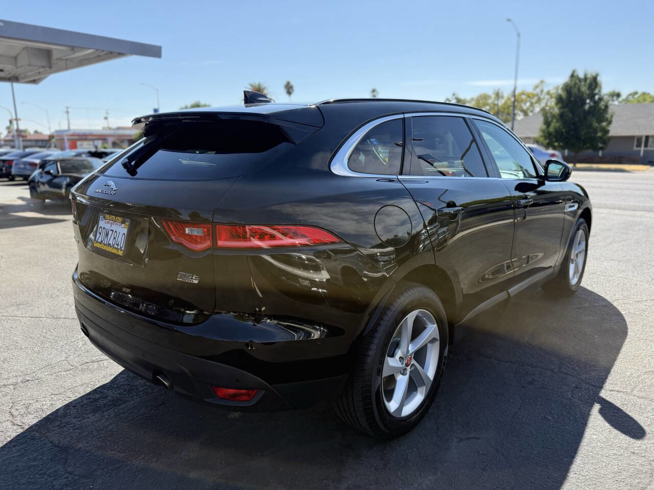 Used 2019 Jaguar F-PACE Premium image 7