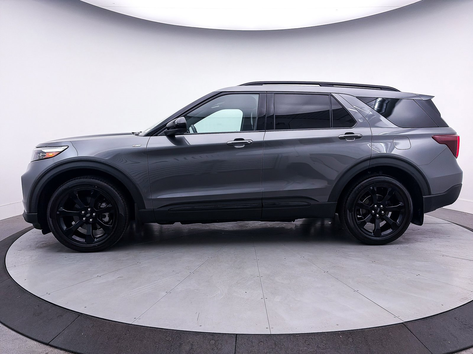 Used 2023 Ford Explorer ST-Line w/ Class IV Trailer Tow Package image 42