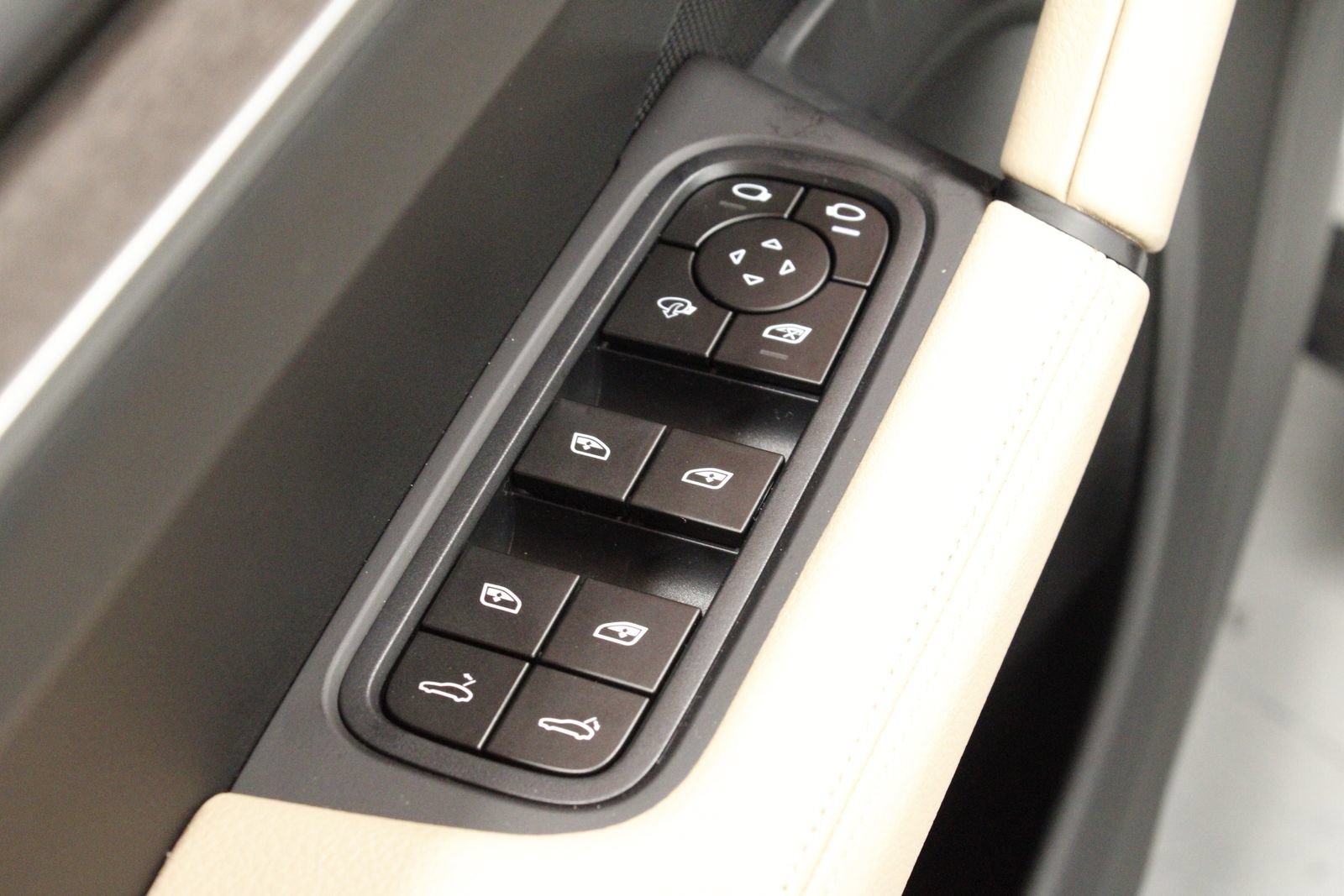 New 2026 Porsche Cayenne AWD/4WD image 32
