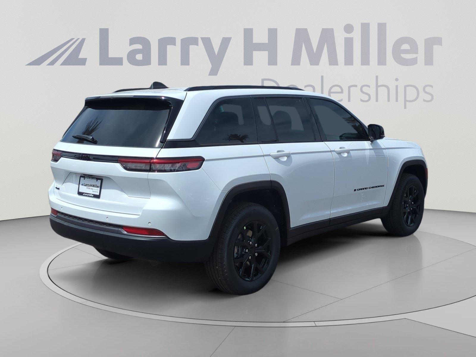 New 2026 Jeep Grand Cherokee Altitude AWD/4WD image 5
